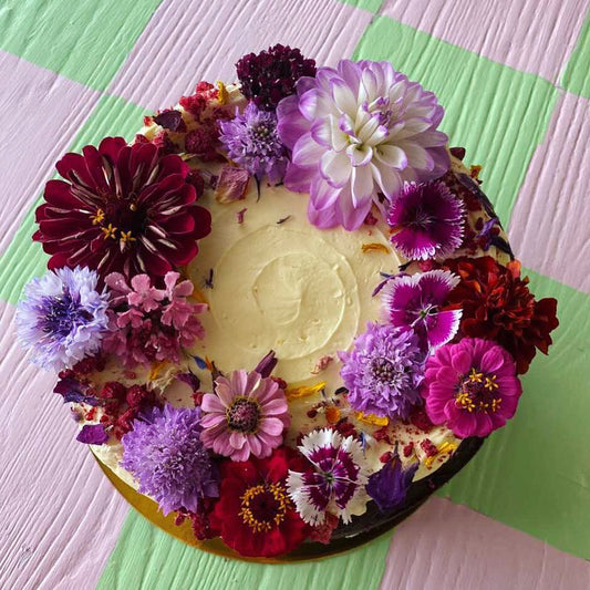 Cake with edible flowers